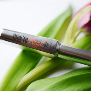Benefit They're real Tinted Primer