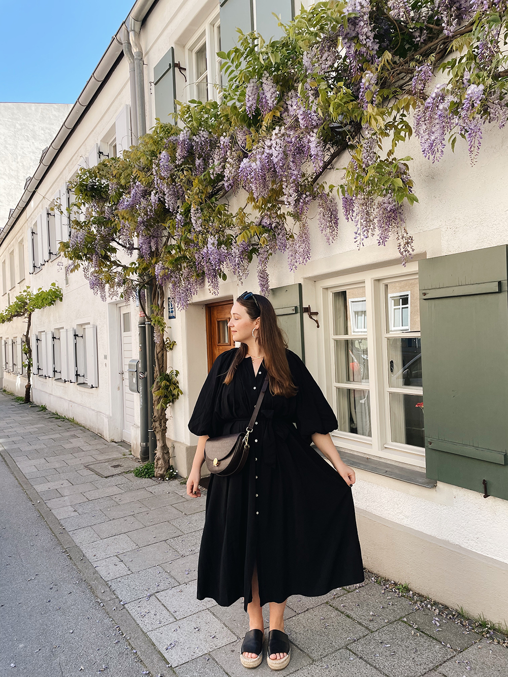 Outfit schwarzes Sommerkleid &other stories